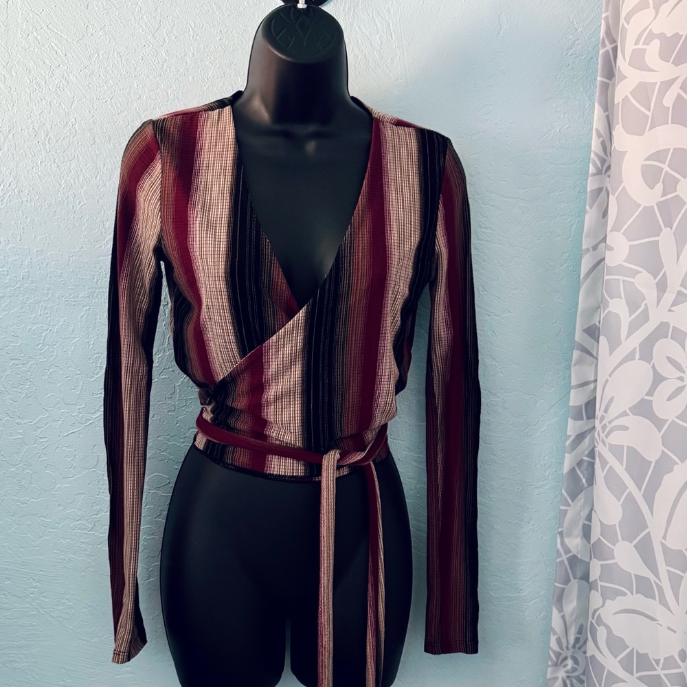 Polly & Esther Burgundy Multicolored Striped Wrap Crop Top Size Medium